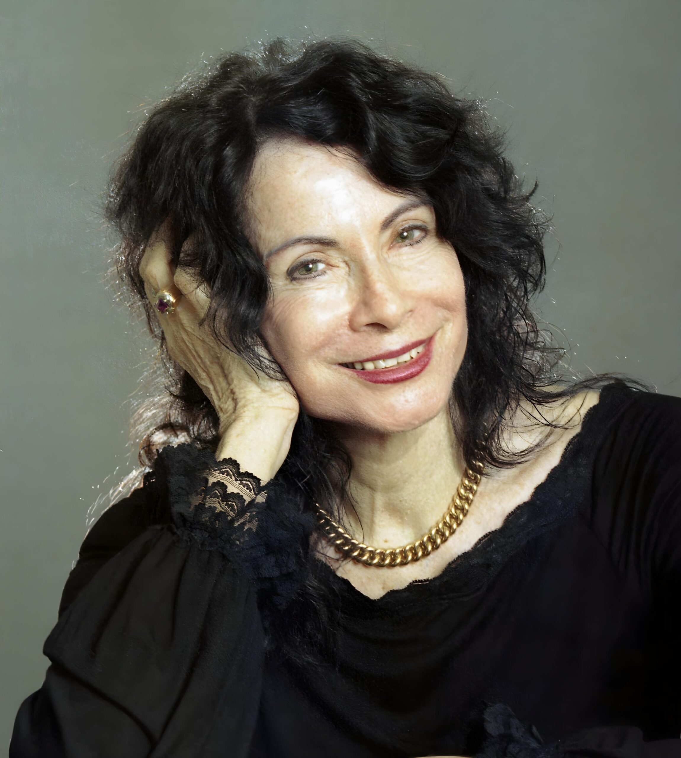 Mijal Snunit (Periodista y Escritora)